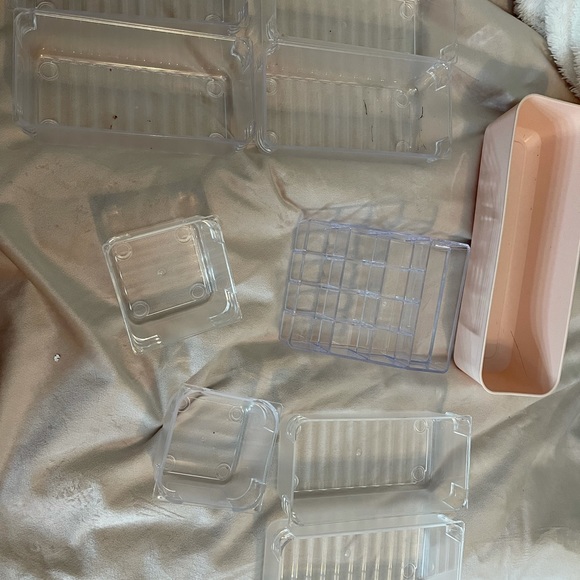 Makeup organizers - Picture 3 of 4